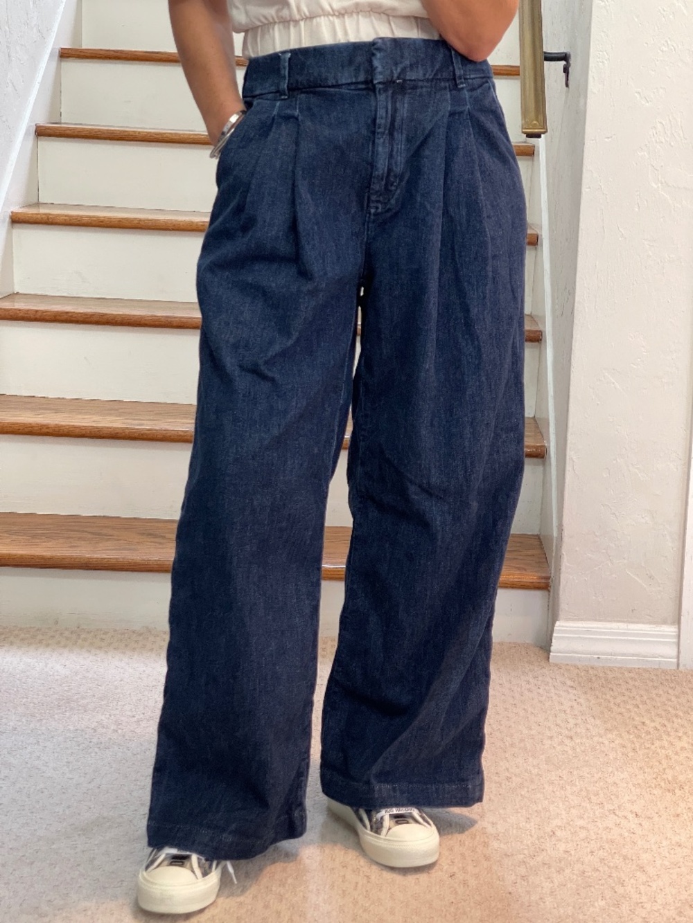 American Eagle Stretched wide leg pleated denim jeans women 2R